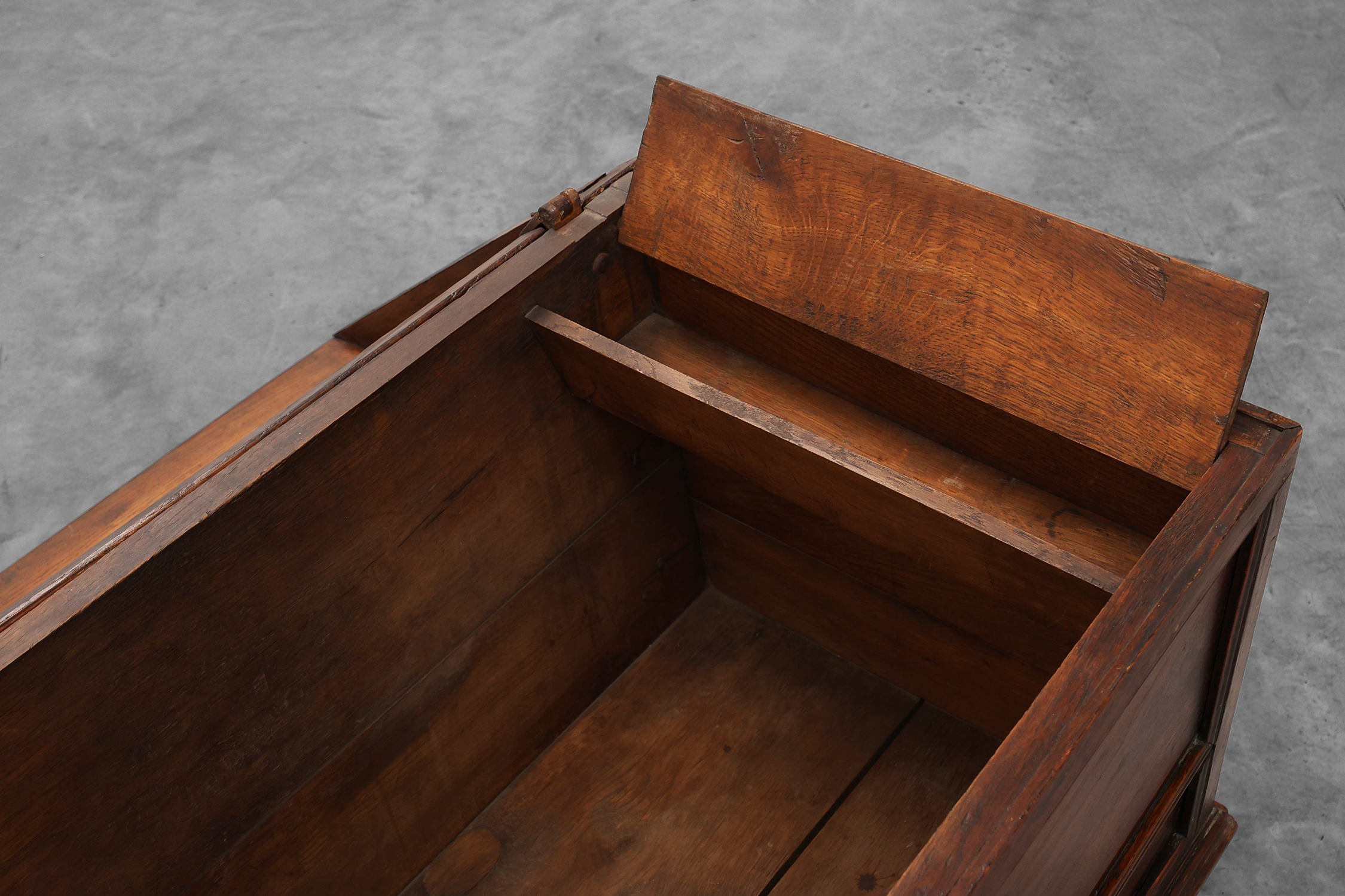 Large 18th Century Provincial oak Chest, Francethumbnail